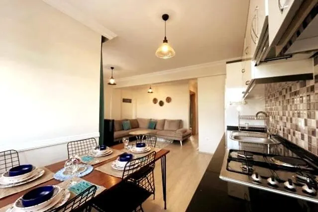 Modern For 6 People In Center