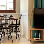 Διαμέρισμα Modern For 6 People In Center *