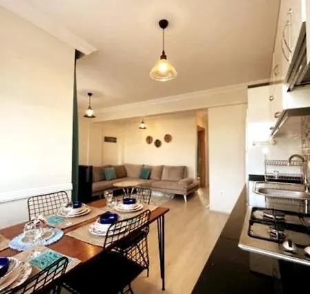 Modern For 6 People In Center