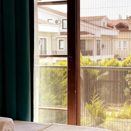 Modern For 6 People In Center * フェティエ