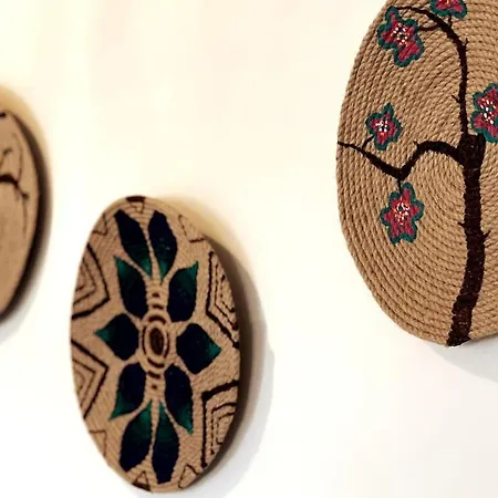 Modern For 6 People In Center