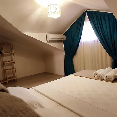 アパート Modern For 6 People In Center フェティエ